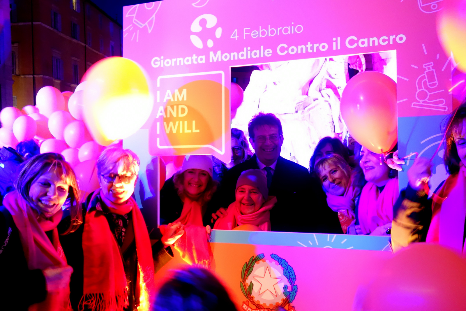 Persone al World Cancer Day 2019 a Piazza Navona